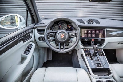 2026 Porsche Macan Macan GTS