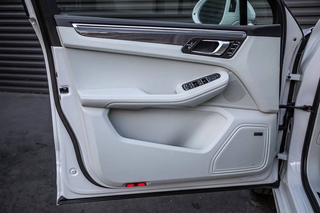 2026 Porsche Macan Macan GTS