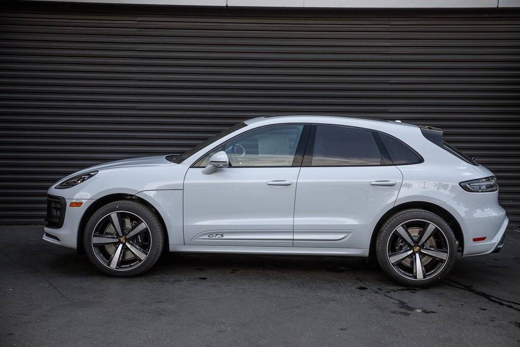 2026 Porsche Macan Macan GTS