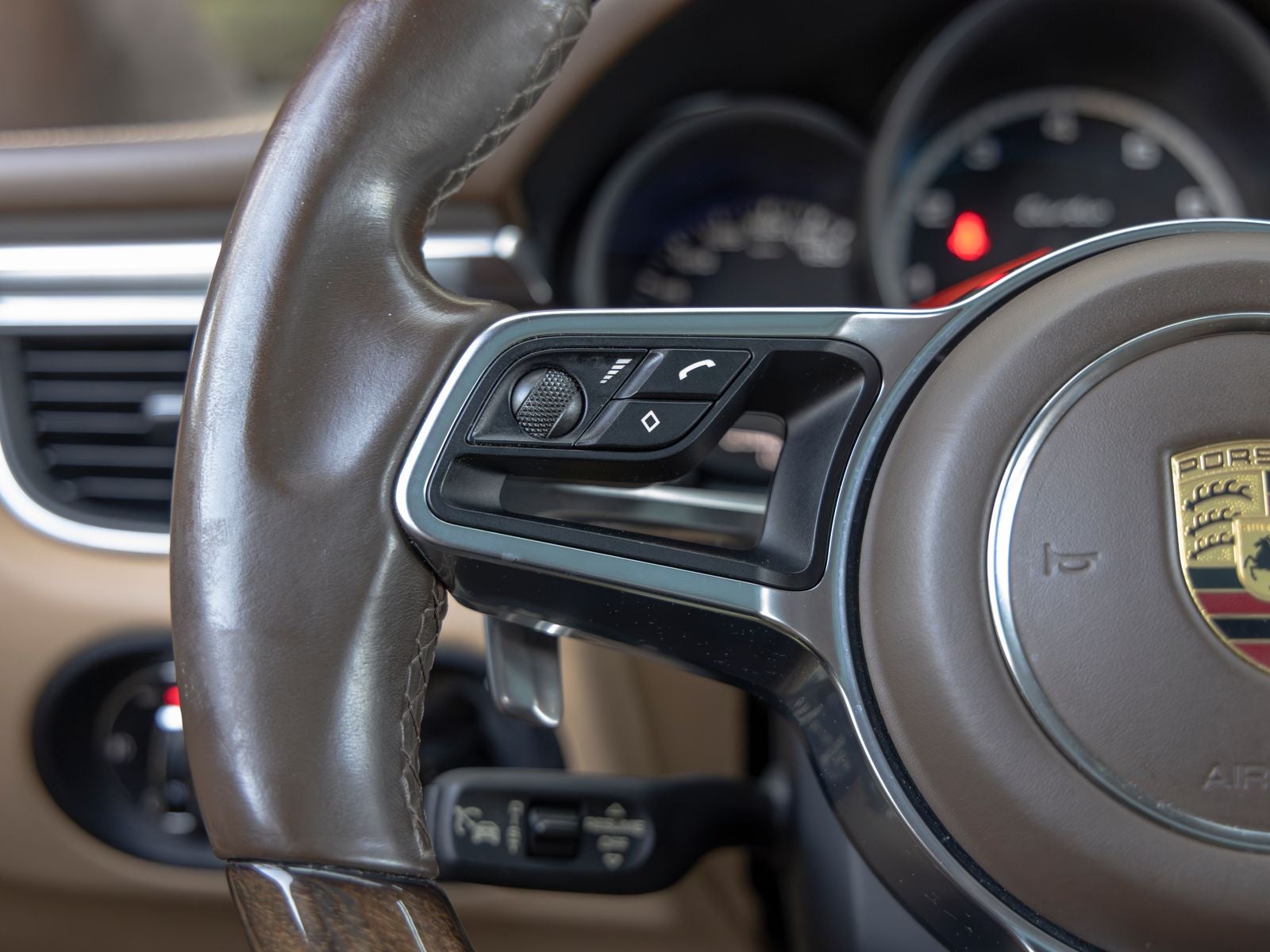 2016 Porsche Macan Turbo