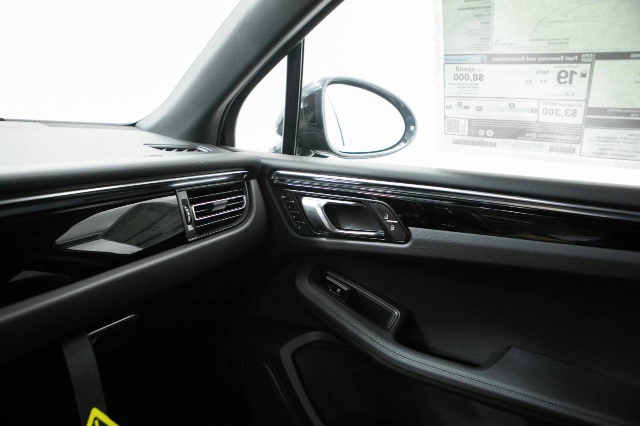 2026 Porsche Macan Macan S