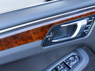 2023 Porsche Macan Macan S (MY23)