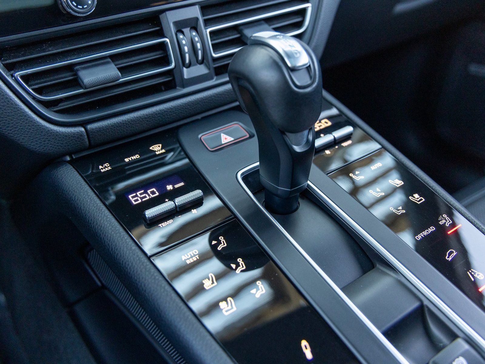 2023 Porsche Macan Macan S (MY23)