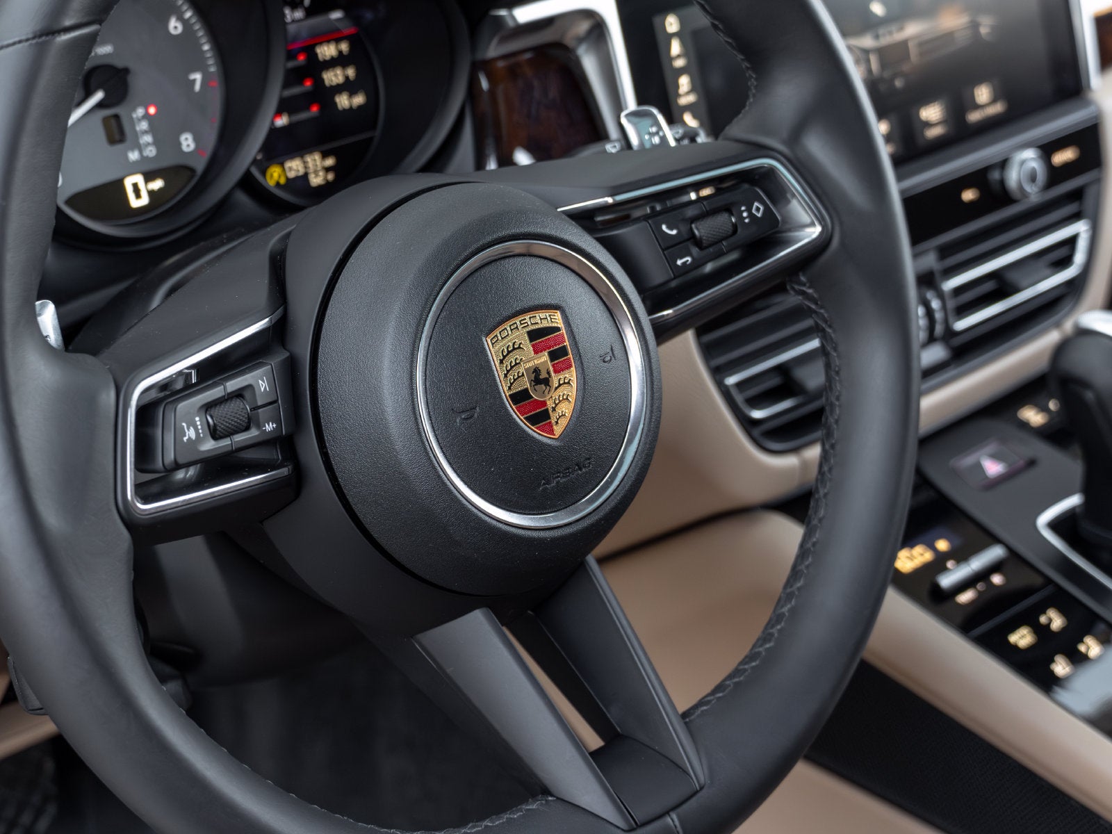 2023 Porsche Macan Macan S