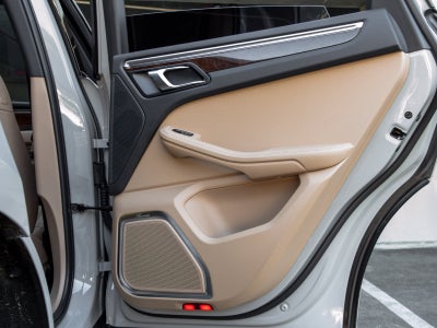2023 Porsche Macan Macan S