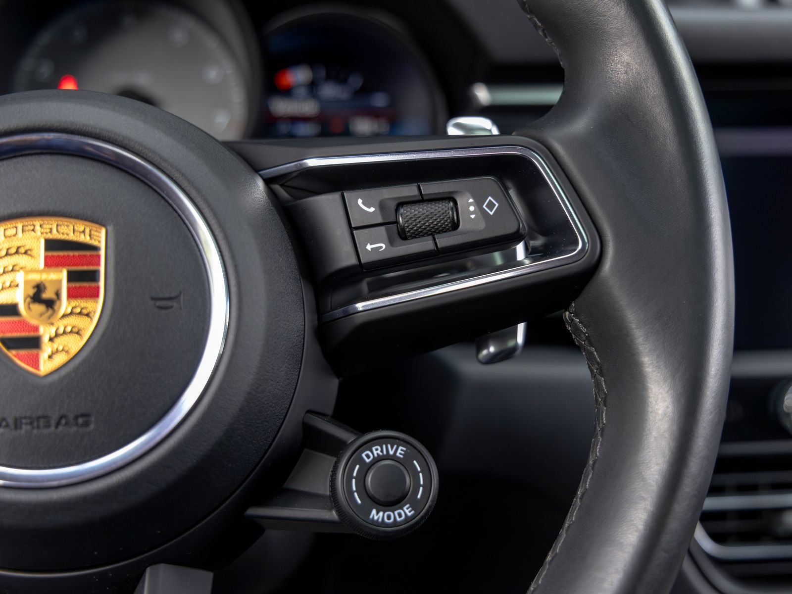 2022 Porsche Macan S