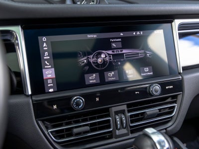 2022 Porsche Macan S