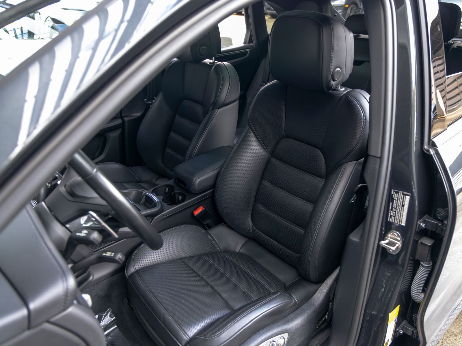 2022 Porsche Macan S