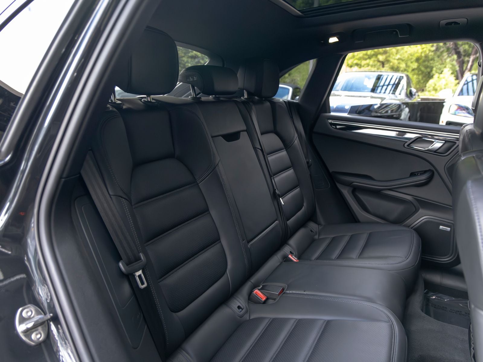 2022 Porsche Macan S