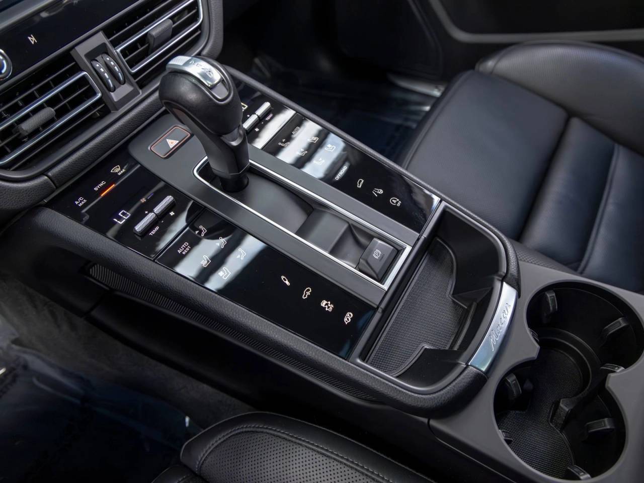 2022 Porsche Macan S