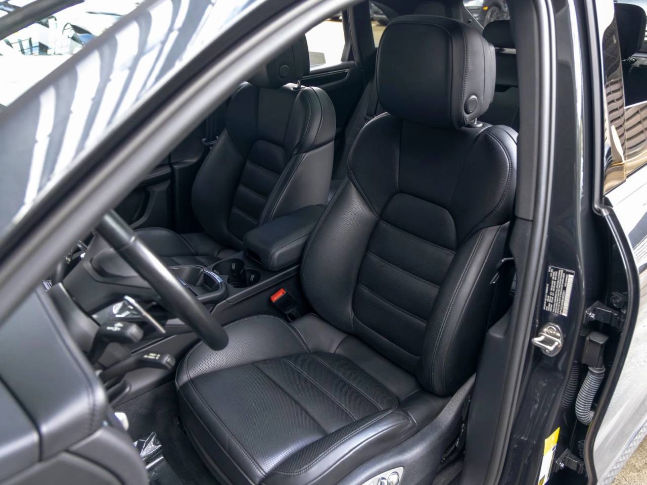 2022 Porsche Macan S