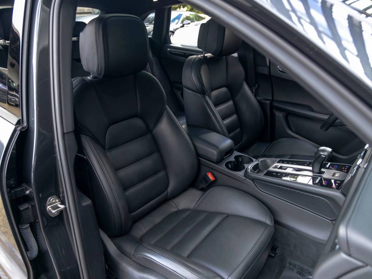 2022 Porsche Macan S