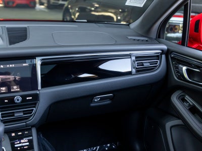 2026 Porsche Macan Macan S