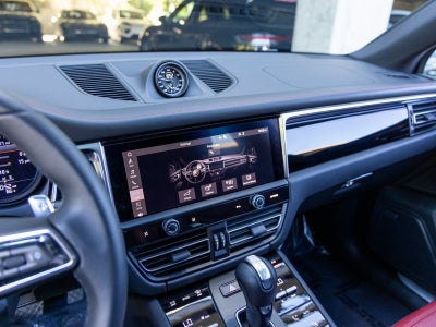 2025 Porsche Macan Macan S