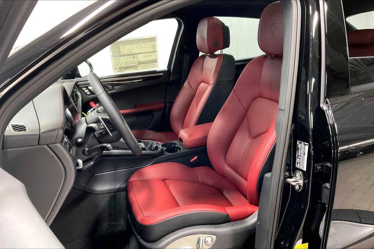 2025 Porsche Macan Macan S