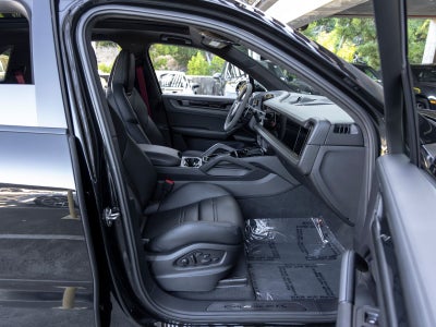 2025 Porsche Cayenne Cayenne GTS
