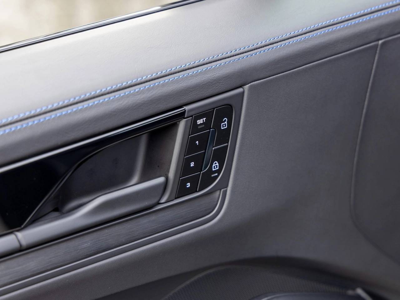 2025 Porsche Cayenne Cayenne GTS