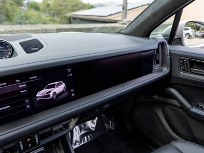 2025 Porsche Cayenne Cayenne GTS