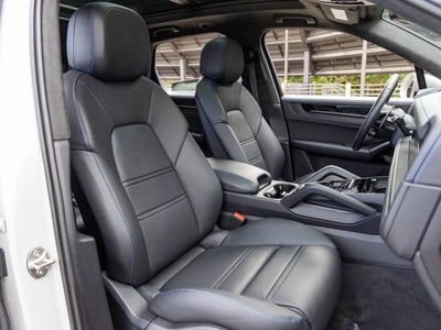 2025 Porsche Cayenne Cayenne GTS