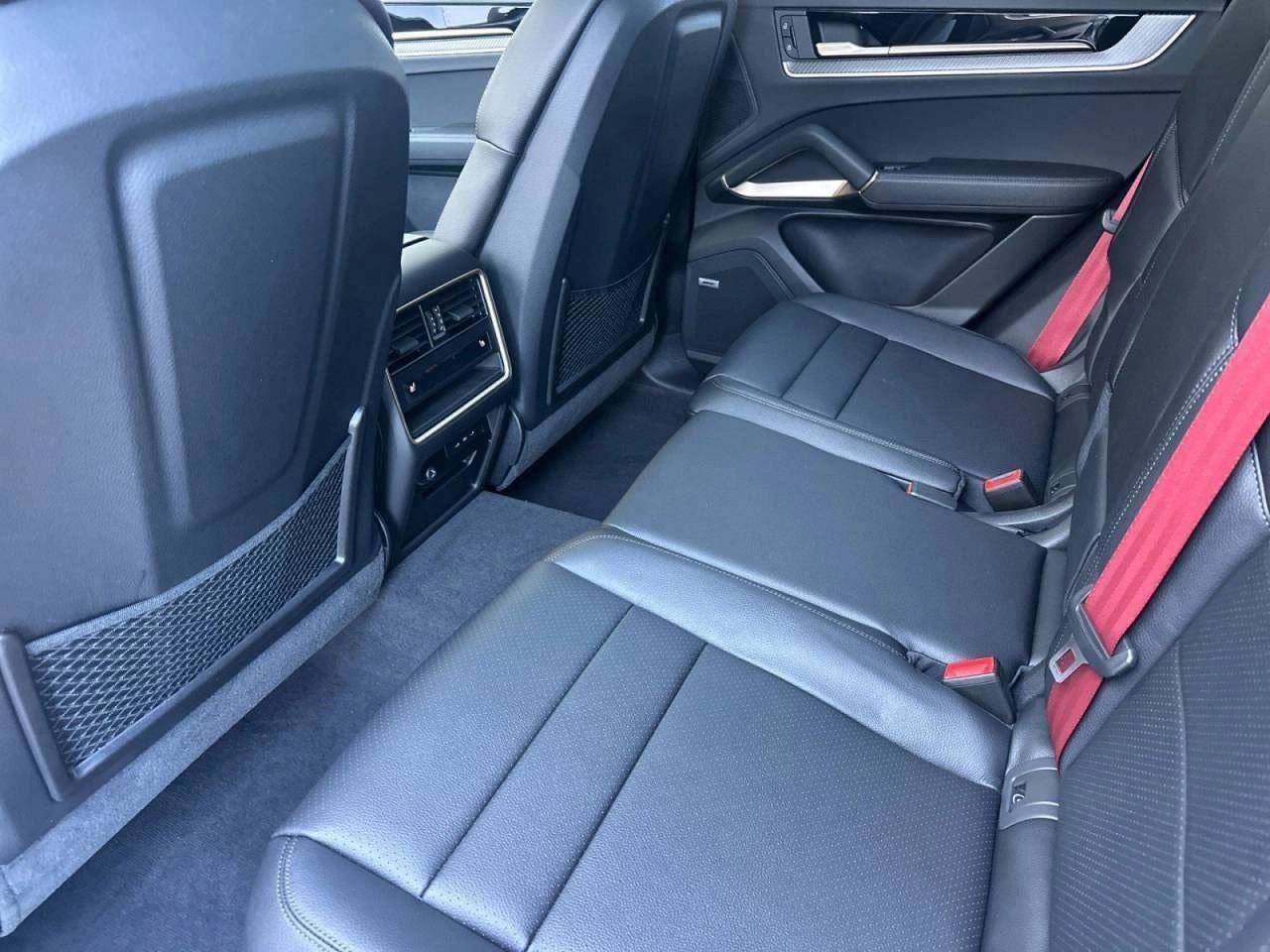 2025 Porsche Cayenne Cayenne S