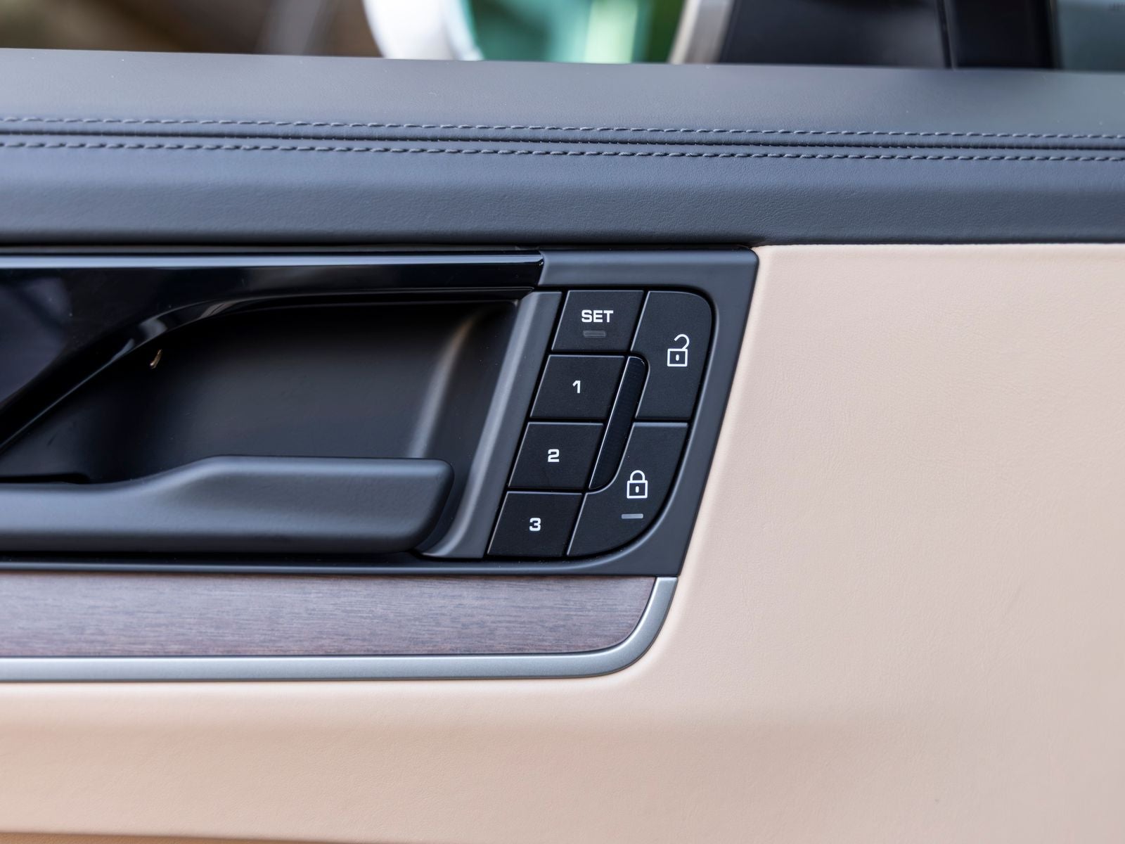 2025 Porsche Cayenne Cayenne S E-Hybrid