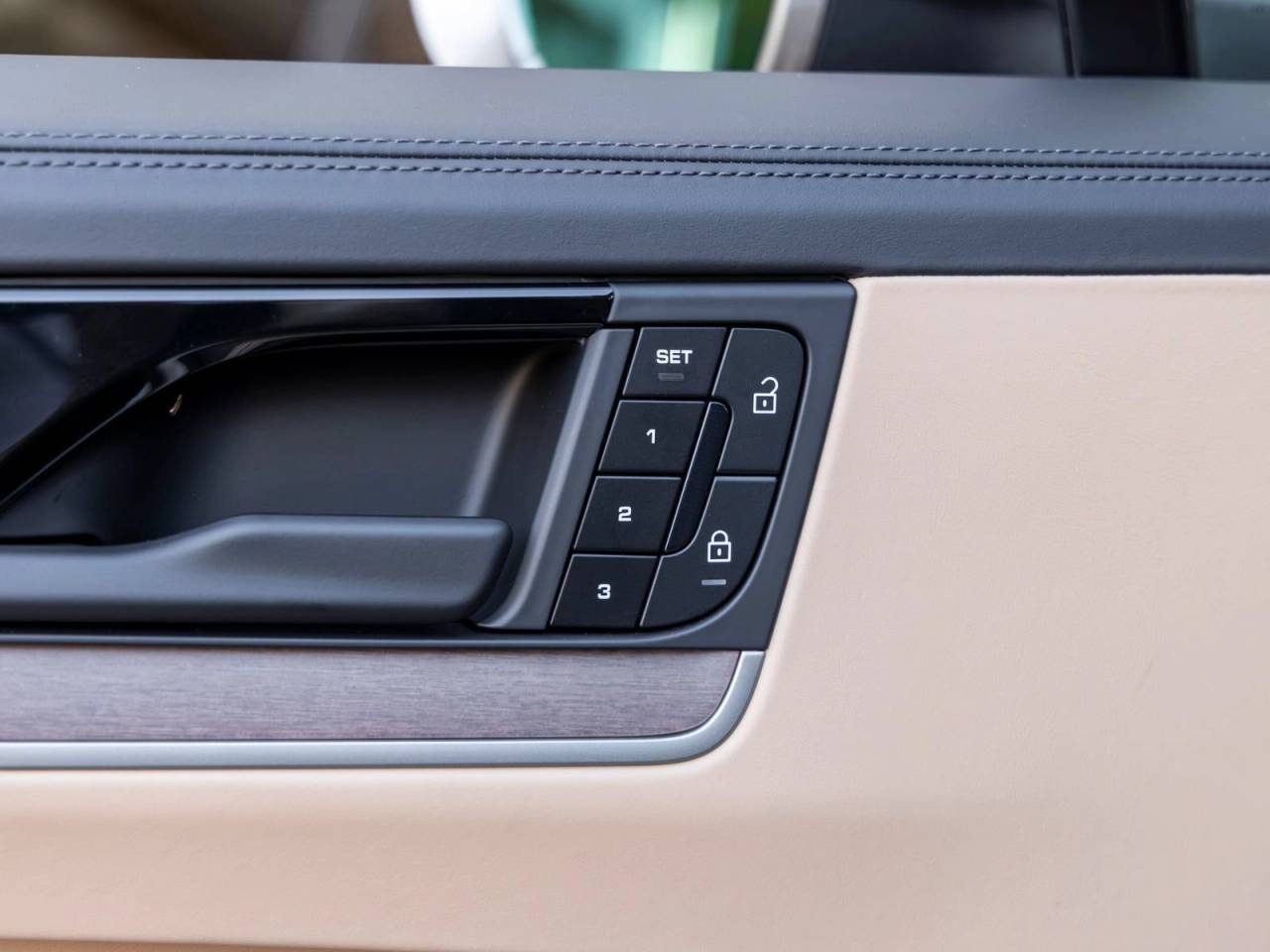 2025 Porsche Cayenne Cayenne S E-Hybrid