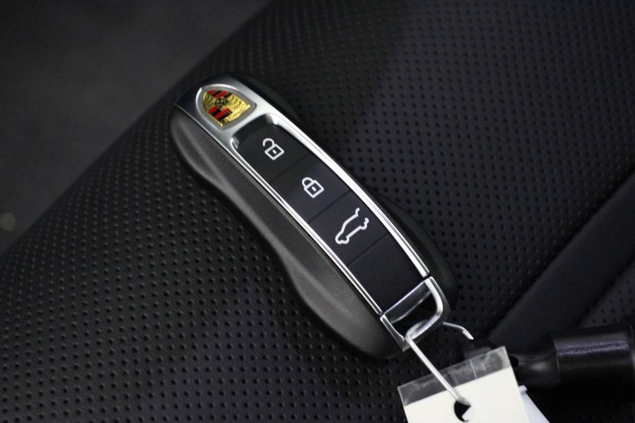 2026 Porsche Cayenne S E-Hybrid