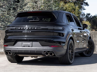 2024 Porsche Cayenne Cayenne S E-Hybrid (MY24)