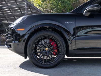 2024 Porsche Cayenne Cayenne S E-Hybrid (MY24)