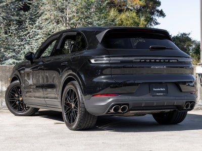 2024 Porsche Cayenne Cayenne S E-Hybrid (MY24)