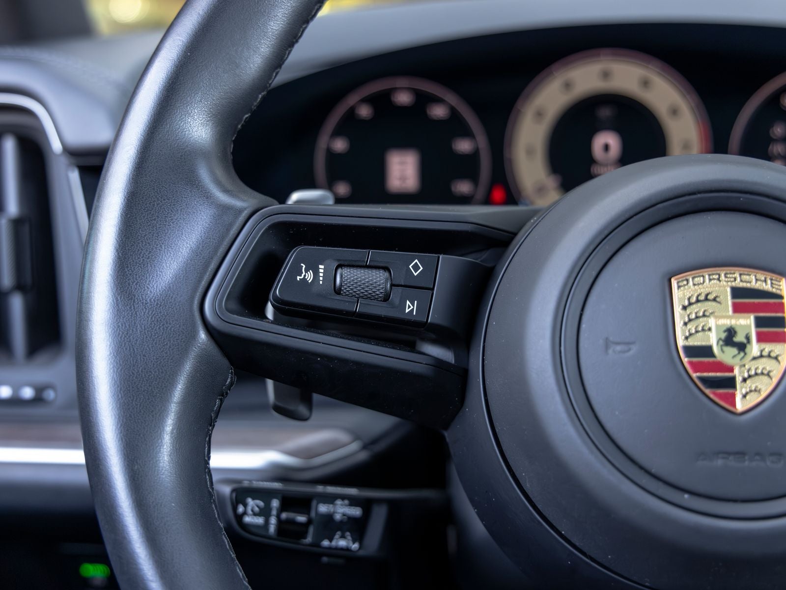 2024 Porsche Cayenne Cayenne S E-Hybrid (MY24)