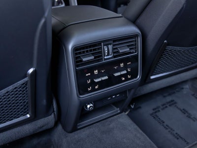 2024 Porsche Cayenne Cayenne S E-Hybrid (MY24)