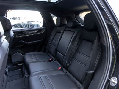 2024 Porsche Cayenne Cayenne S E-Hybrid (MY24)