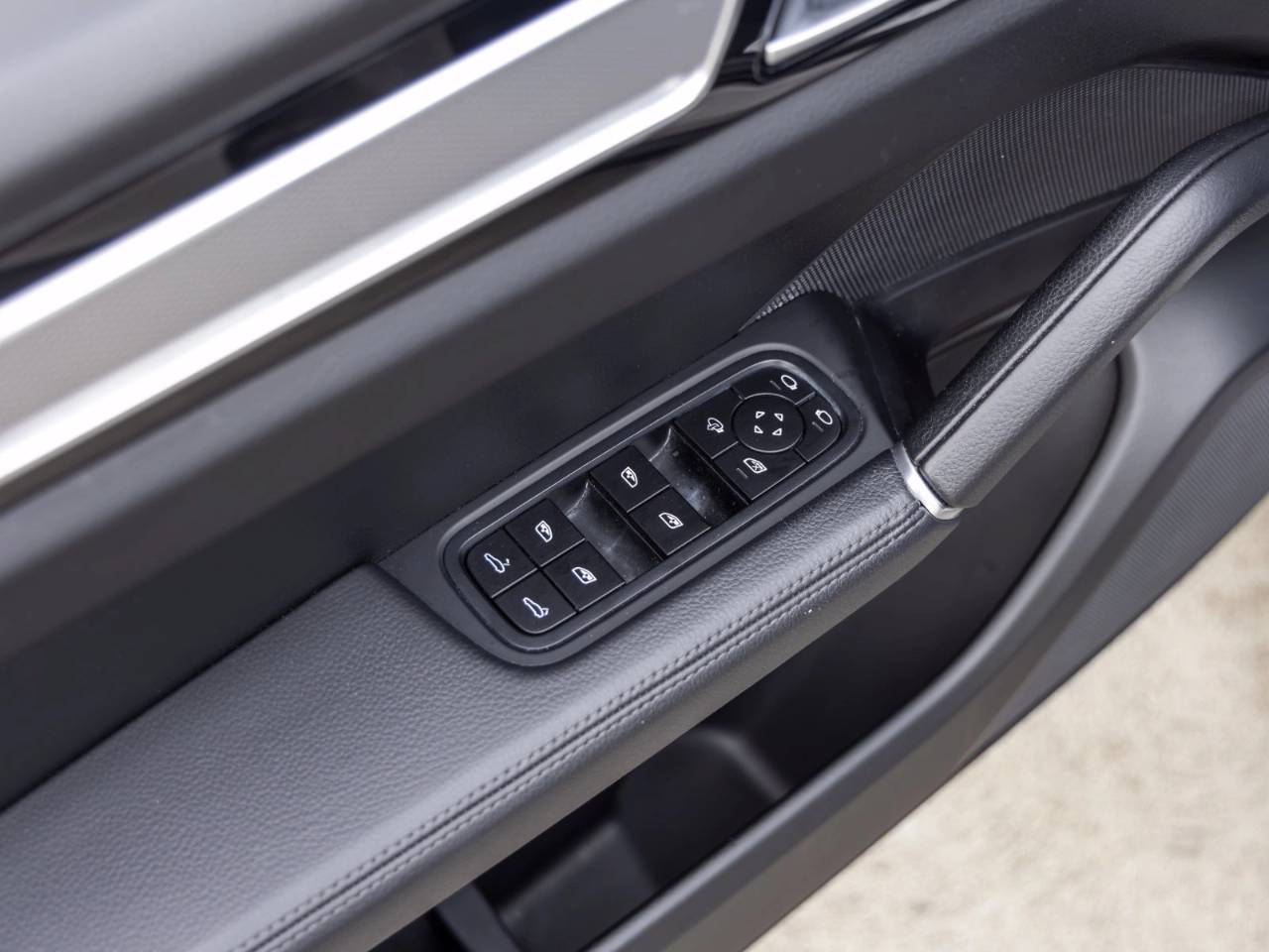 2022 Porsche Cayenne Cayenne Coupe Platinum Edition