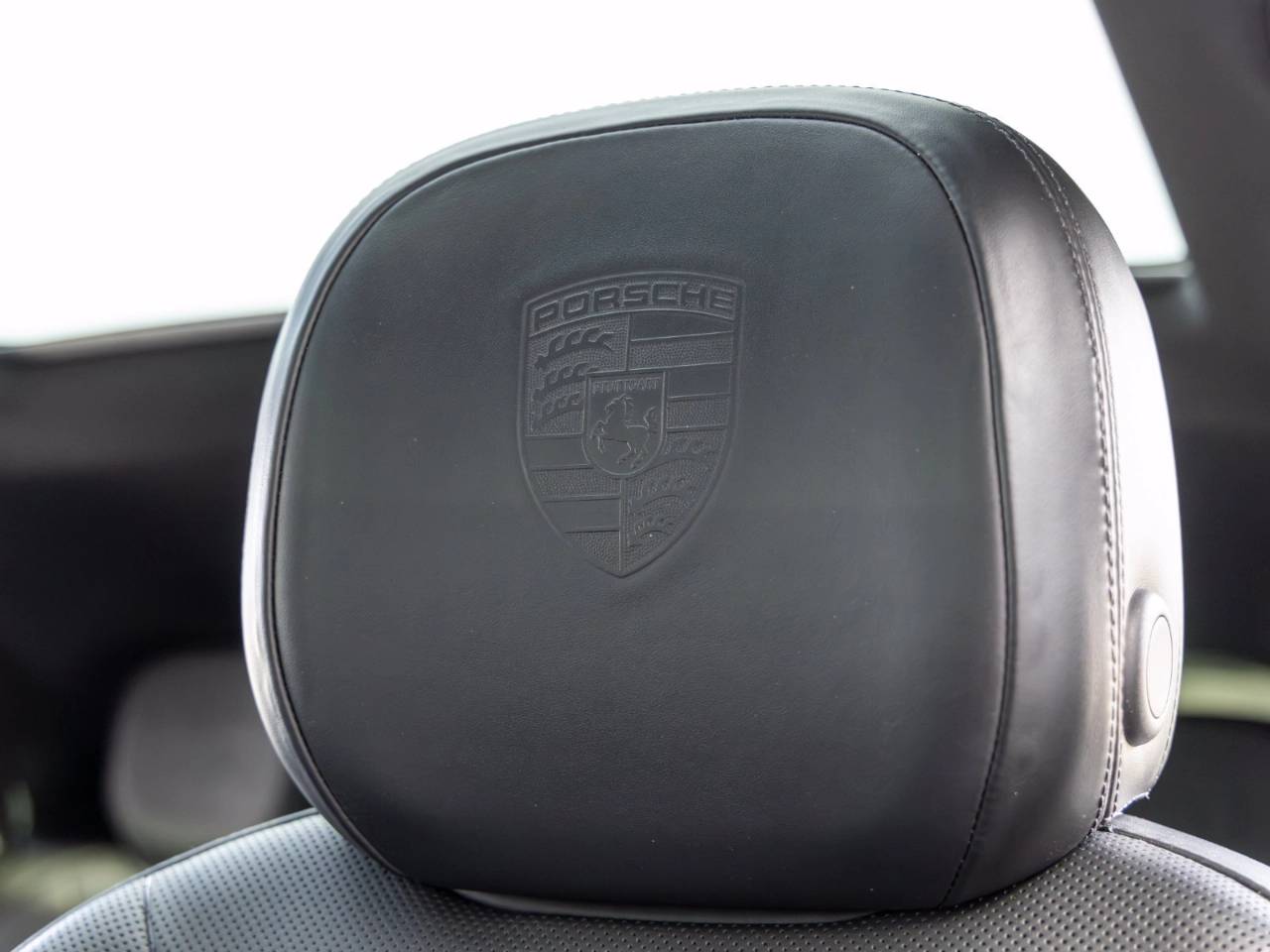 2022 Porsche Cayenne Cayenne Coupe Platinum Edition