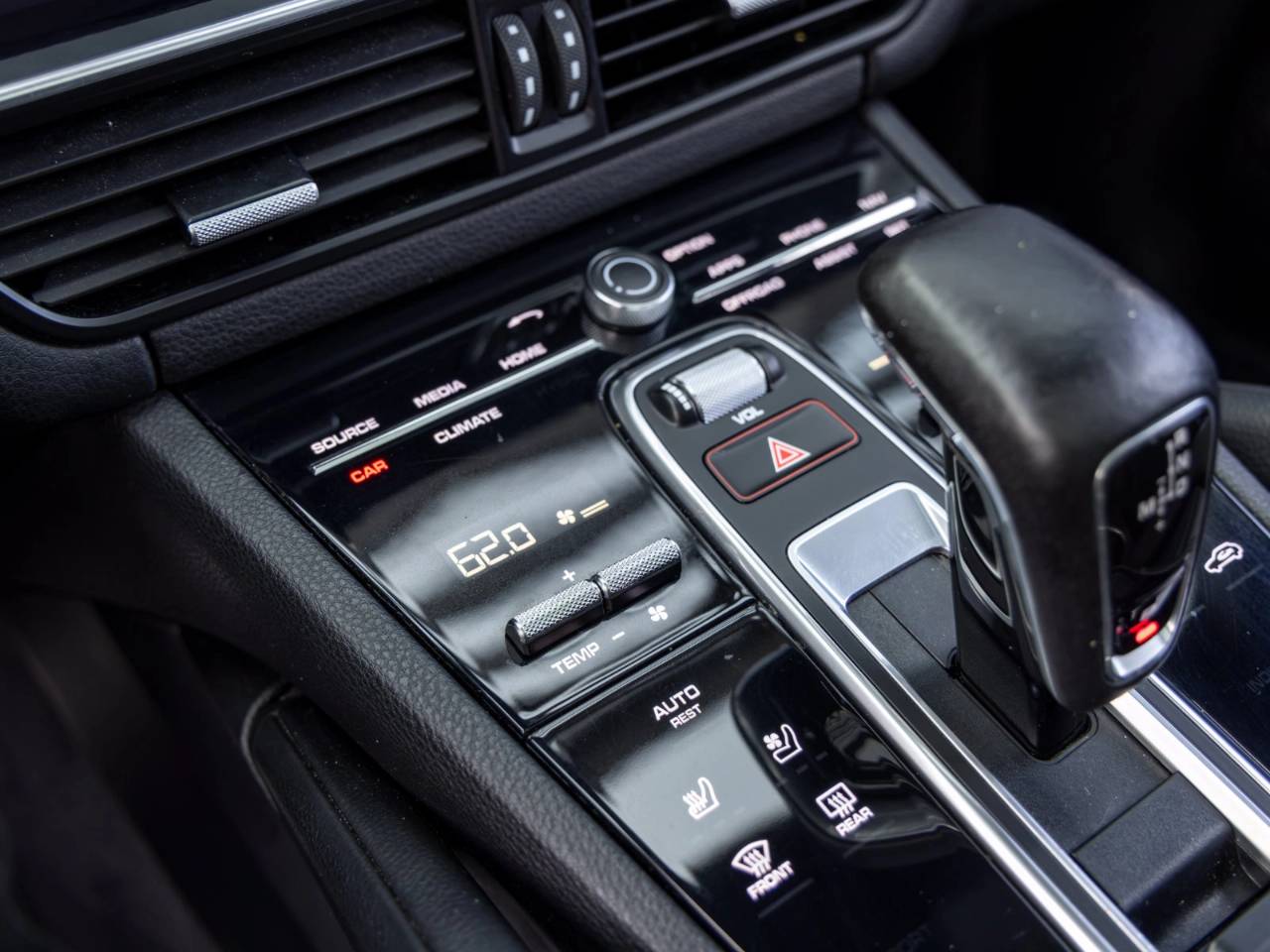 2022 Porsche Cayenne Cayenne Coupe Platinum Edition