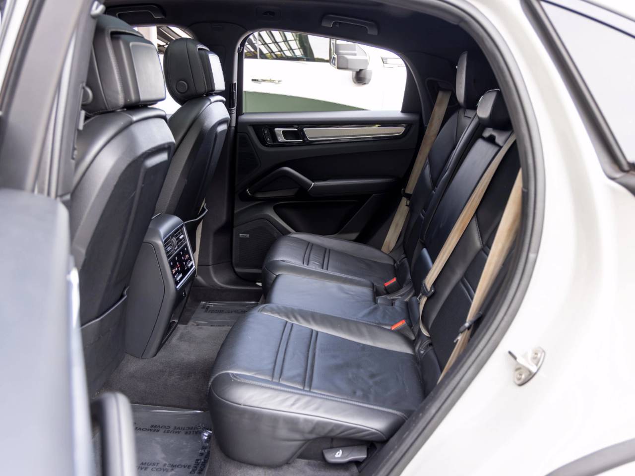 2022 Porsche Cayenne Cayenne Coupe Platinum Edition