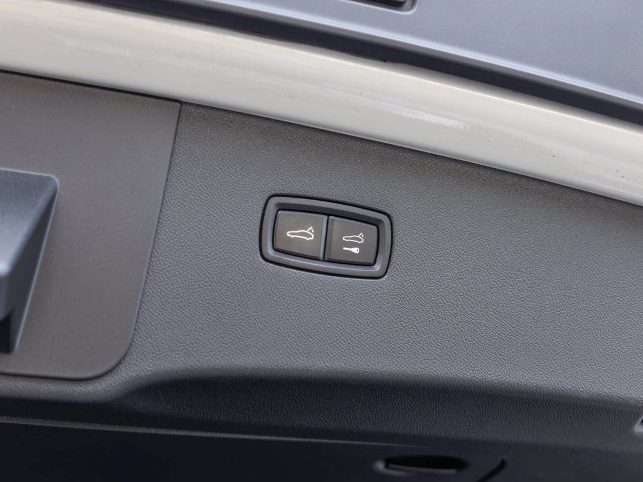 2022 Porsche Cayenne Cayenne Coupe Platinum Edition