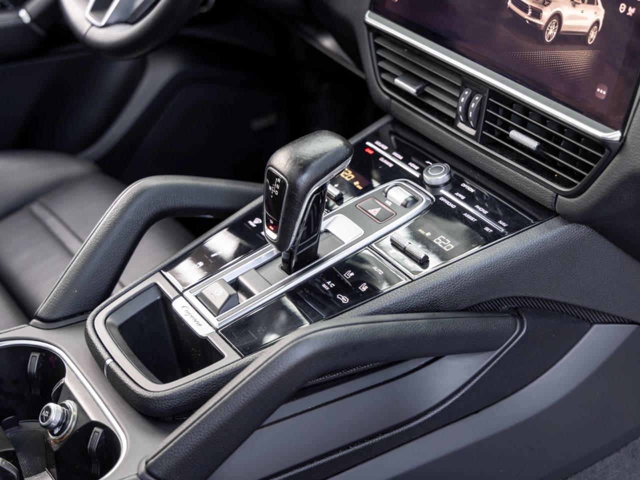 2022 Porsche Cayenne Cayenne Coupe Platinum Edition