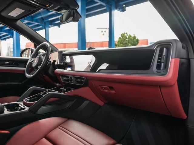 2025 Porsche Cayenne Coupe Base