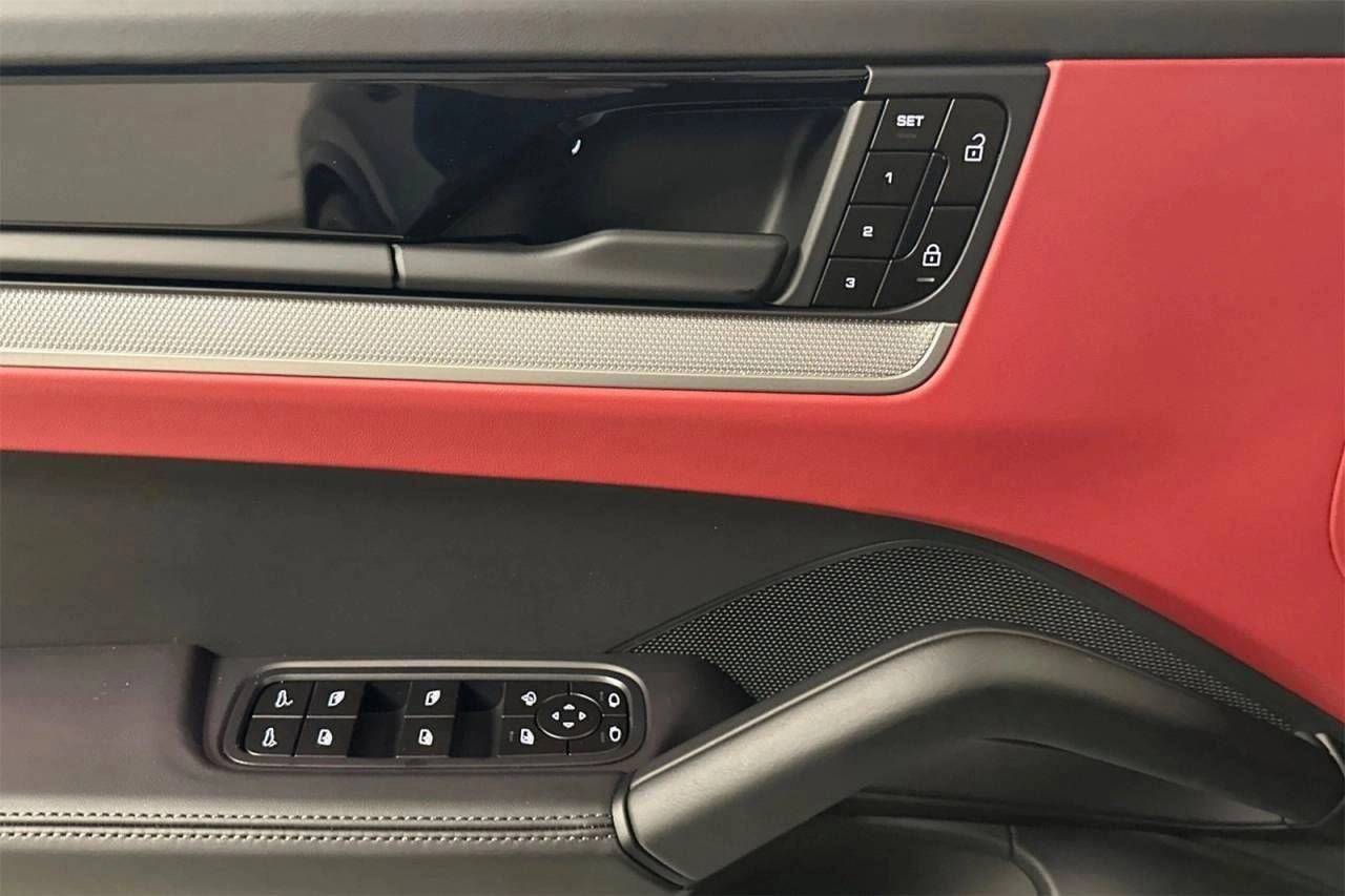 2025 Porsche Cayenne Coupe