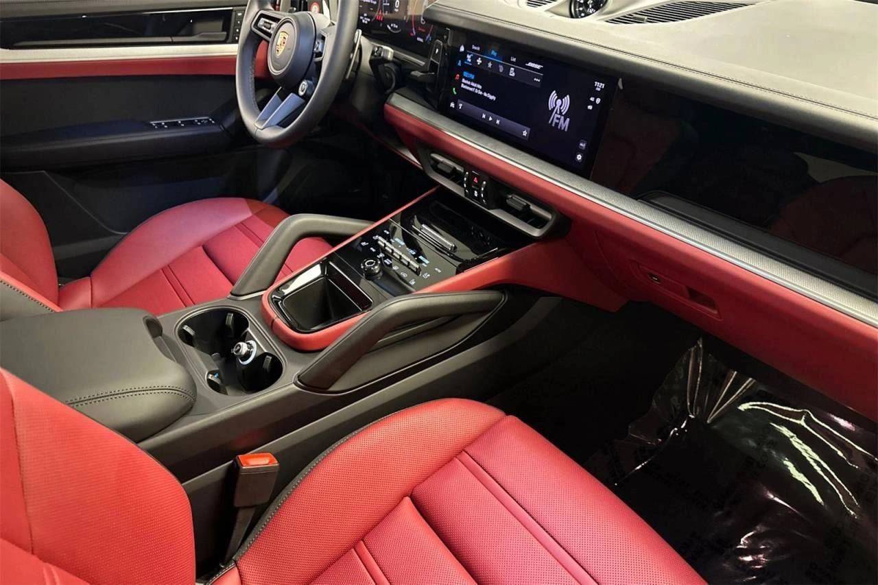 2025 Porsche Cayenne Coupe