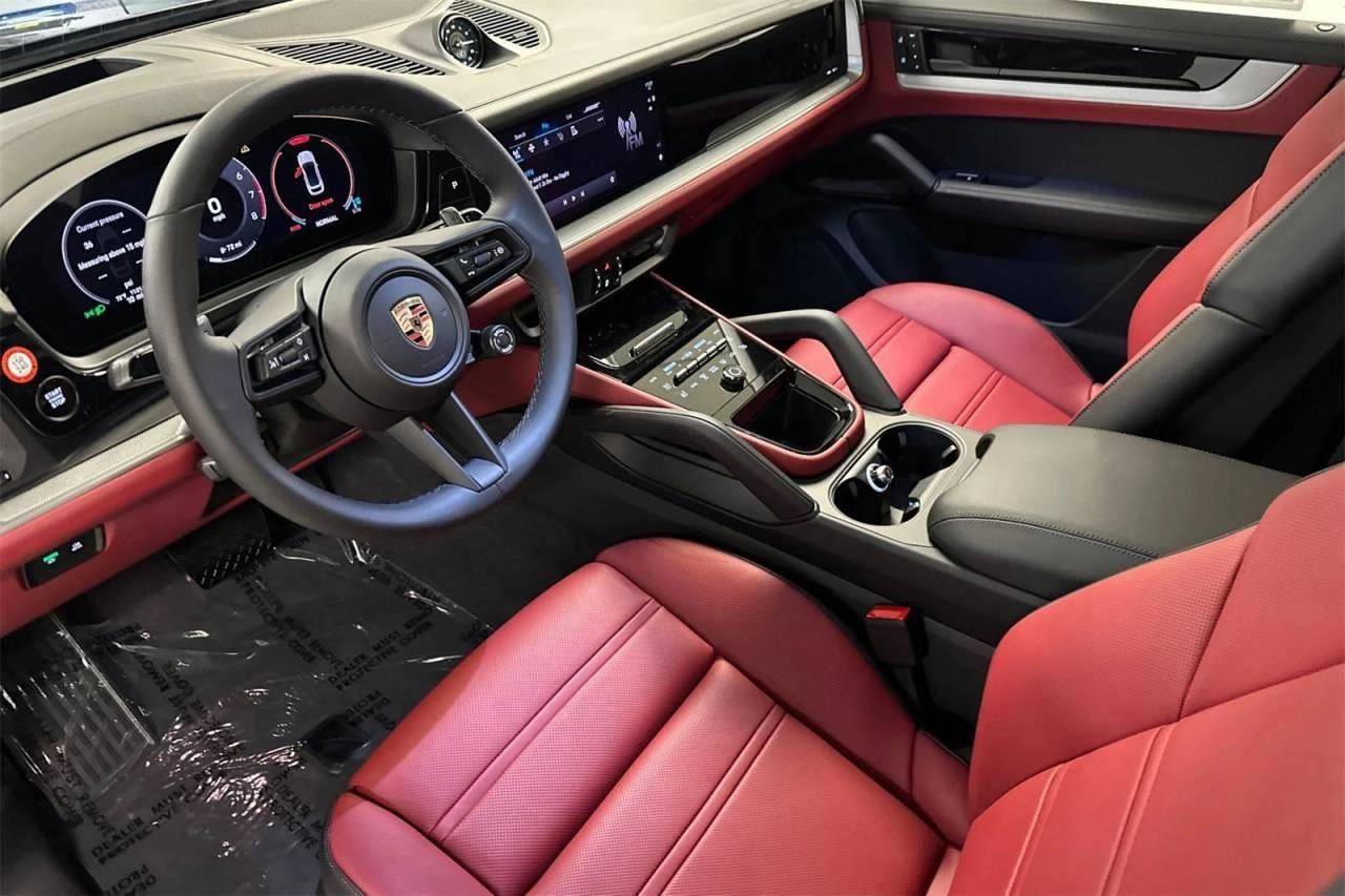 2025 Porsche Cayenne Coupe