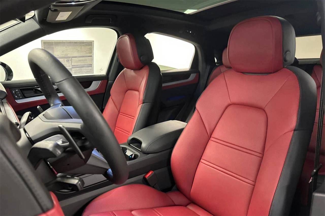 2025 Porsche Cayenne Coupe