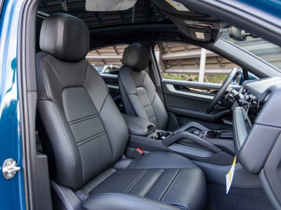 2026 Porsche Cayenne Coupe Base