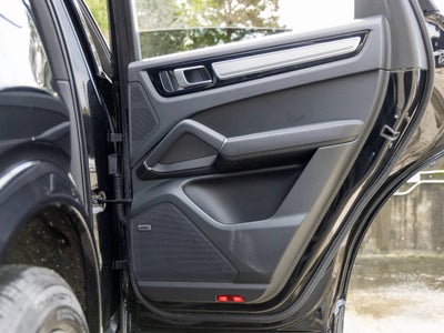 2023 Porsche Cayenne Cayenne Coupe Platinum Edition