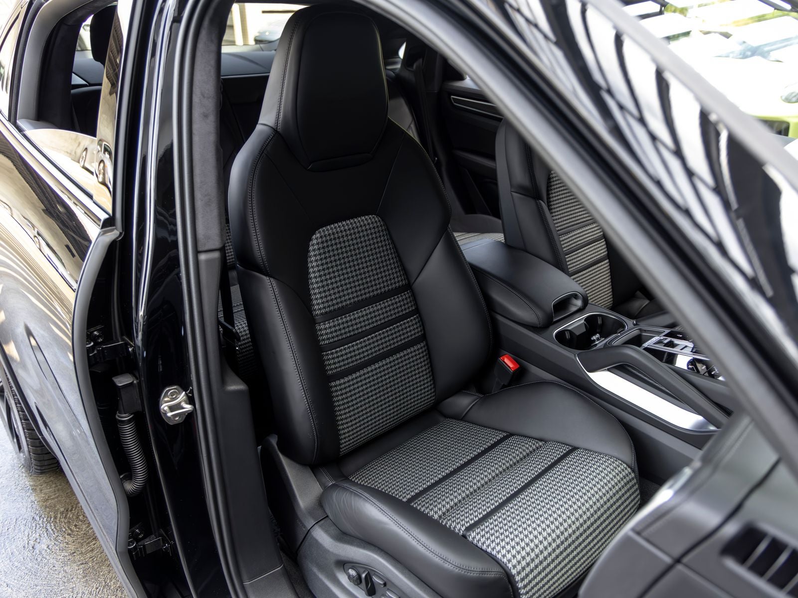 2023 Porsche Cayenne Turbo Coupe