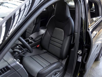 2023 Porsche Cayenne Turbo Coupe