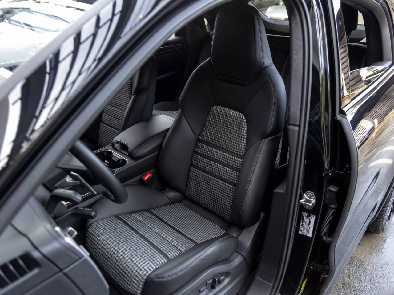 2023 Porsche Cayenne Turbo Coupe
