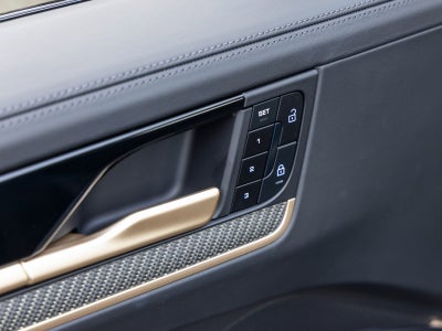 2025 Porsche Cayenne Cayenne GTS Coupe